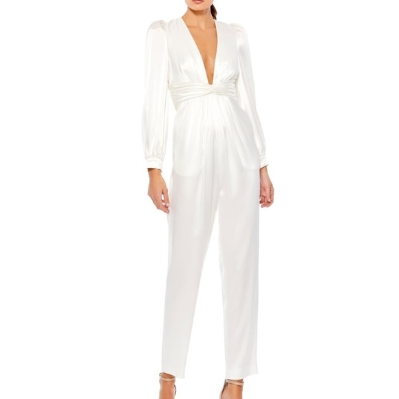 NWT Ieena Mac Duggal White Puff Sleeve Front Twist Deep V Jumpsuit, size 8